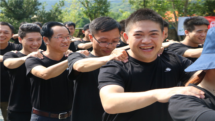 廣州市葵力橡塑制品有限公司十三周年慶拓展活動(dòng)圓滿(mǎn)結(jié)束！